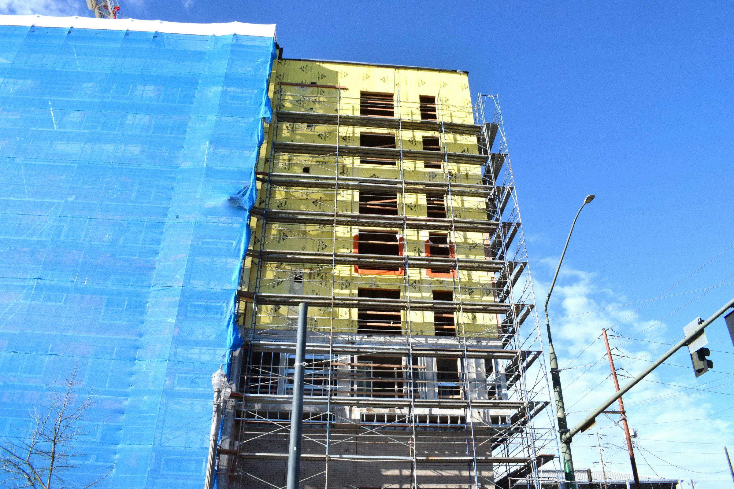 Heated scaffolding