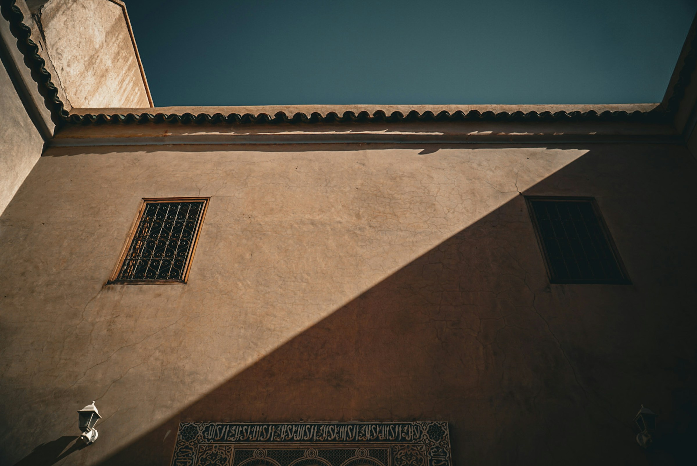 stucco_courtyard